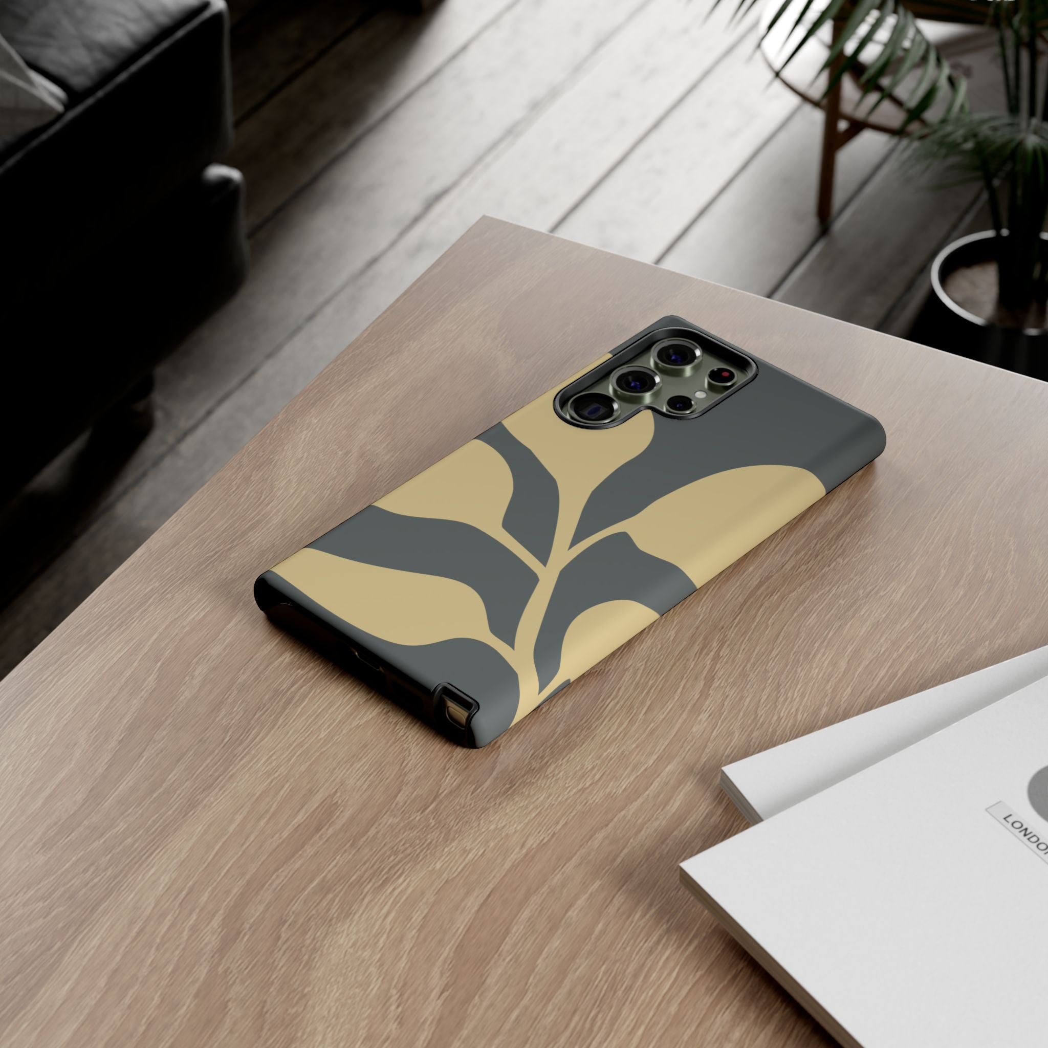 "lau" Phone Case