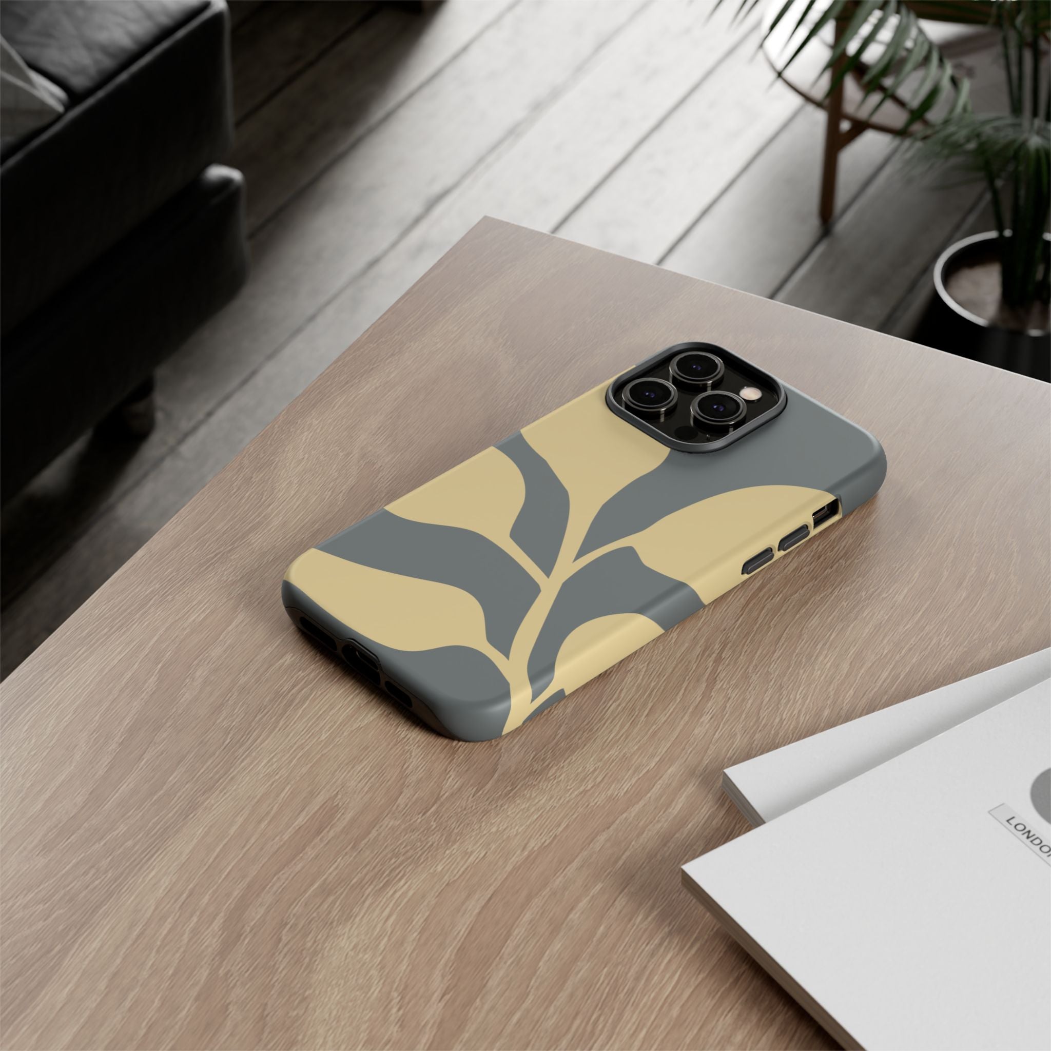 "lau" Phone Case